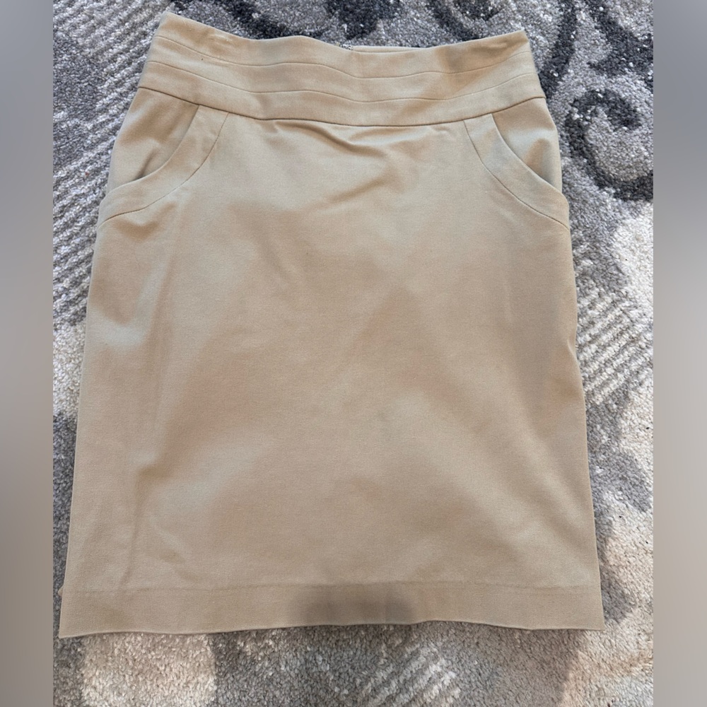 Banana Republic pencil skirt with pockets